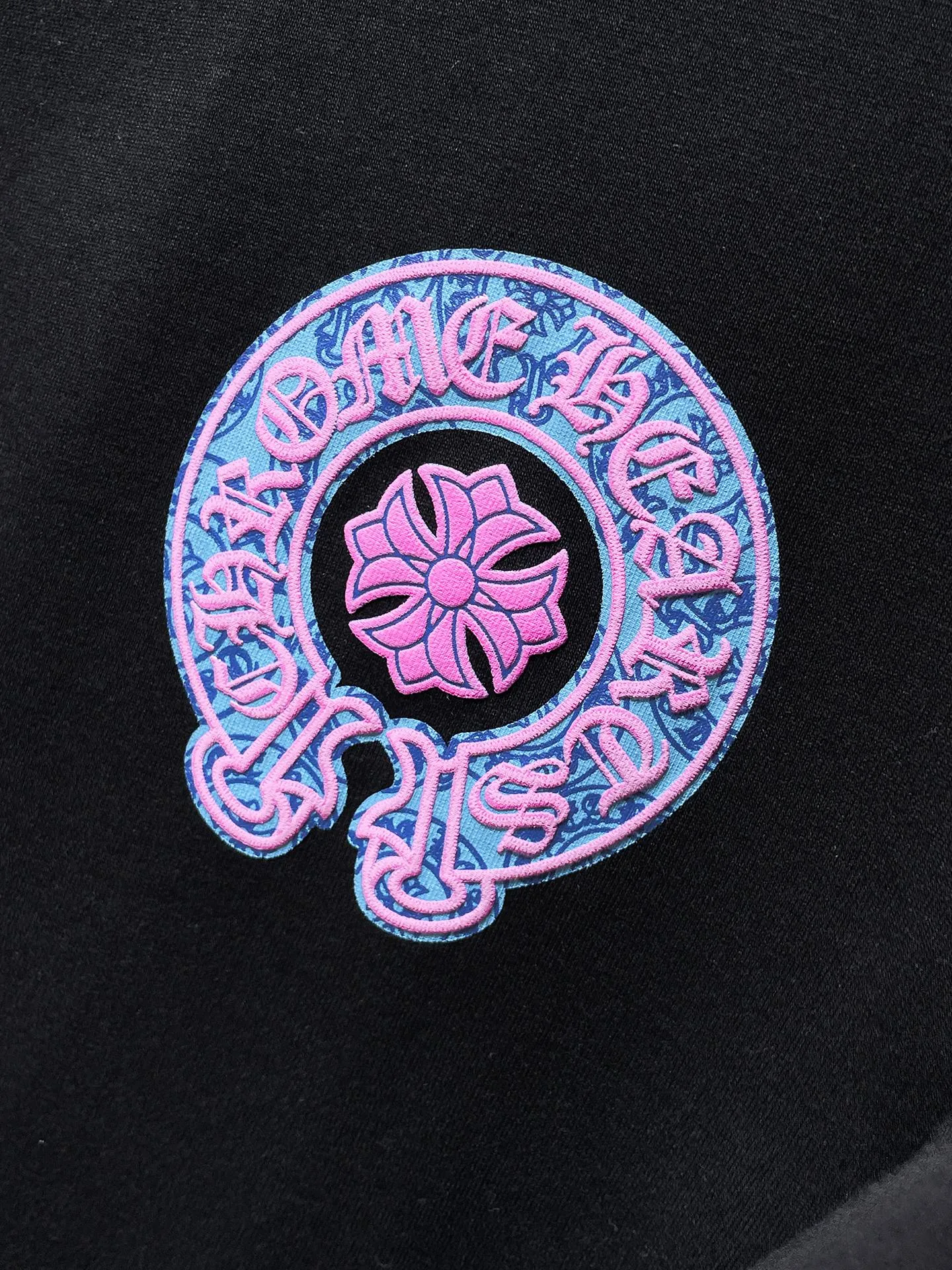 P146 New Chrome Hearts 25ss high version released in summer! ! High-weight, environmentally friendly and high-quality top-quality fabrics 260g~270g Crow Sanskrit horseshoe foam short-sleeves. Counter synchronization. 1:1 replica version. Recommended colors: white, black